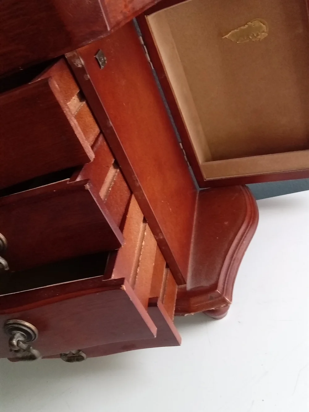 Kohls Wooden Jewelry Armoire Chest Cherry Finish 4 Drawers Side Doors Mirror